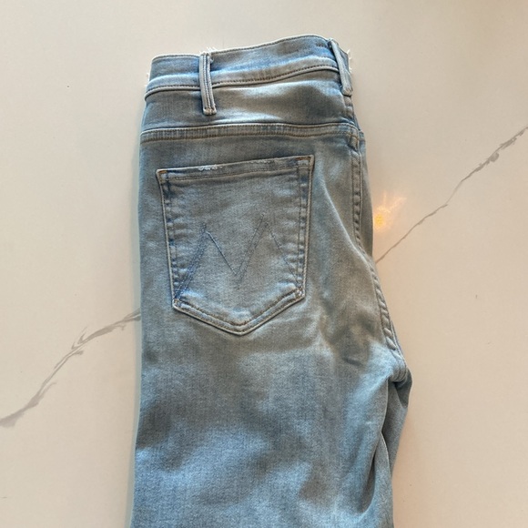 MOTHER
The Hustler High
Waist Chewed Ankle
Jeans- Size 30 - Picture 6 of 8